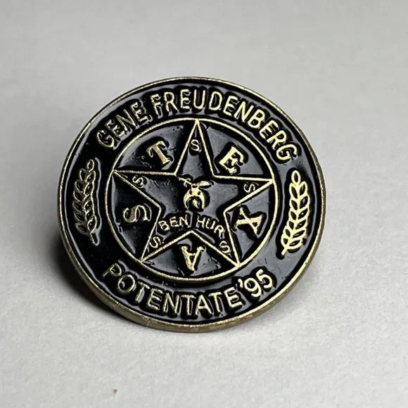 Texas Gene Freudenberg Potentate Ben Hur Lapel Vest Hat Pin 1995 - Picture 1 of 4